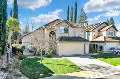 184 Oak Creek Ct, Vacaville, CA 95687-5200