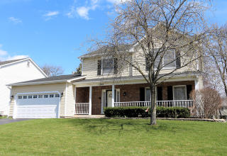 395 Hillhurst Dr, Trout Valley, IL 60013-2292