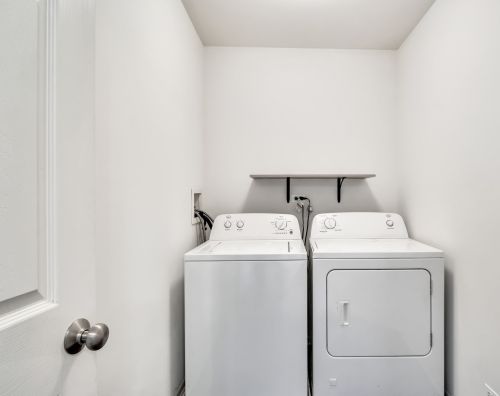 590 Yorkshire Ln, Pingree Grove IL  60140-9159 exterior