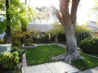 3819 Wasatch Dr, Redding, CA 96001-2964