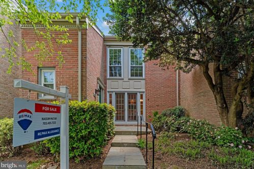 6653 Midhill Pl, Falls Church, VA 22043-1834