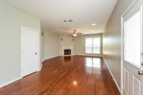 10649 Fossil Hill Dr, Fort Worth TX  76131-3952 exterior