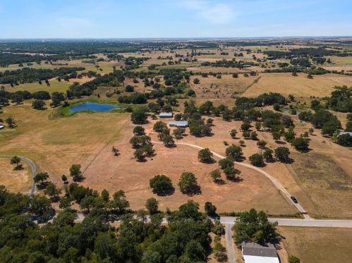 200 Blisard Rd, Webberville TX 78621-5018 exterior