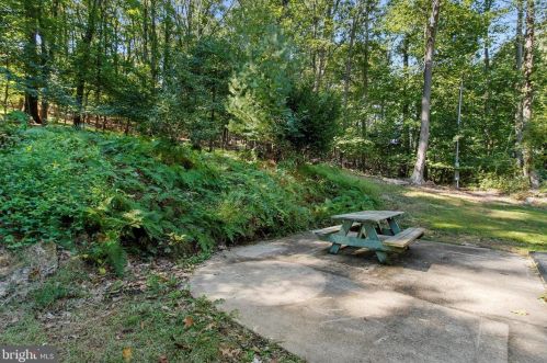 1148 Moulstown Rd, Hanover PA 17331-6853 exterior