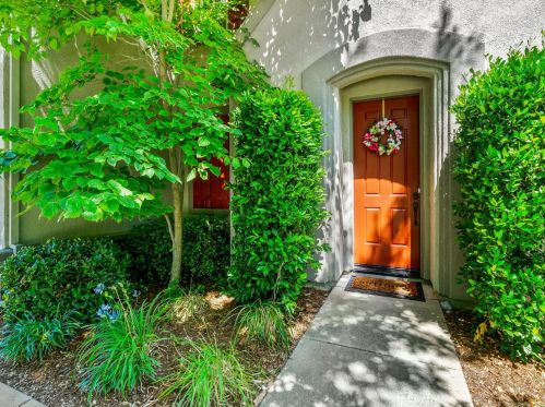 1574 Parkway Dr, Folsom, CA 95630-7309