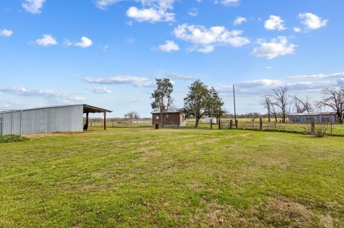 183 Blisard Rd, Webberville TX 78621-5018 exterior