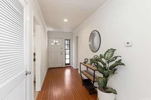 20 Spicewood Way, Irvine CA  92612-2721 exterior