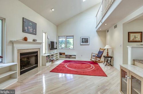 283 Sayre Dr, Princeton NJ  08540-5872 exterior