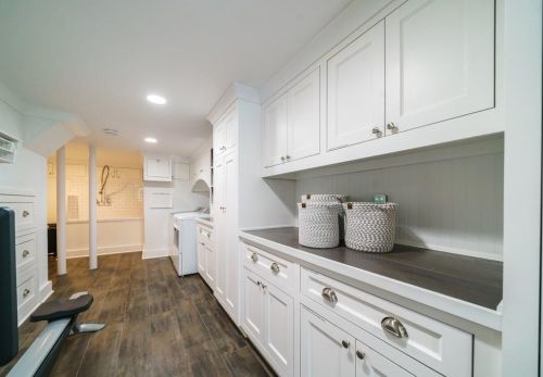 1574 Cave Rd, Atlanta GA  30327-3120 exterior