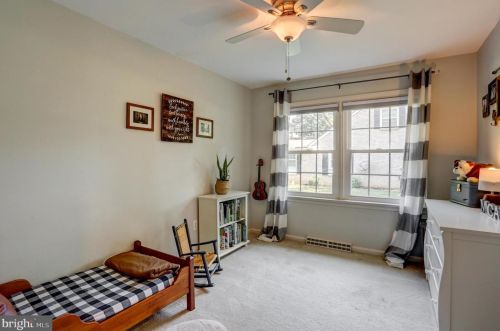 1220 Country Club Dr, Lancaster PA  17601-5208 exterior