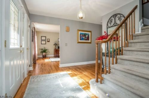 8 Timber Ridge Dr, Annandale, NJ 08801-2023