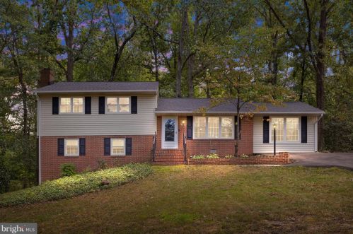 208 Wilderness Ln, Fredericksburg, VA 22401-2252