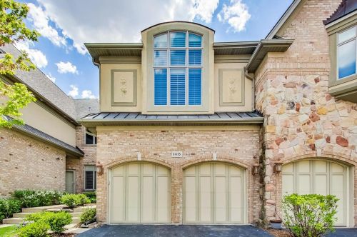 1415 Rue Paris Pl, Palatine, IL 60067-1225