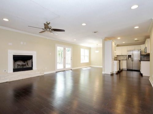 1909 Crooked Ln, Austin TX  78741-3907 exterior