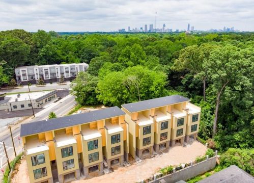 1570 Flat Shoals Rd, Atlanta GA  30316-6150 exterior