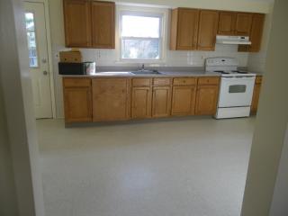 143 Dirienzo Hts, Derby CT  06418-2208 exterior