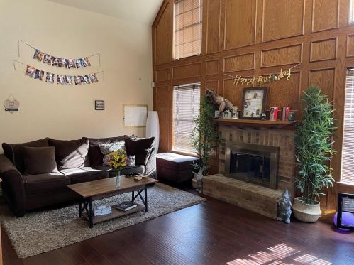 2302 Oakcrest Dr, Garland TX  75044-7354 exterior