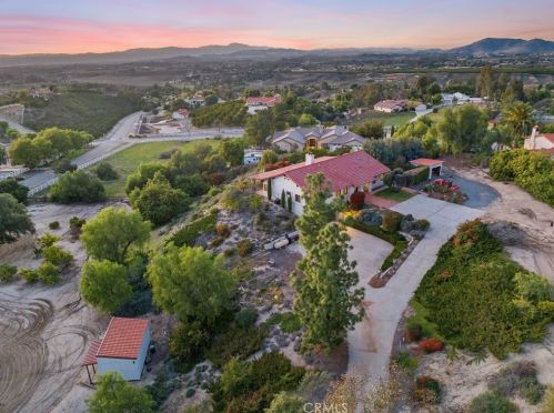 37930 Avenida Bravura, Temecula, CA 92592-8964