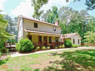 290 Twin Lakes Dr, Holly Springs, GA 30115-4318
