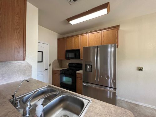 1053 Shadow Glenn Dr, Conroe TX  77301-2256 exterior