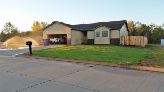 1325 Westover Ln, Hesston, KS 67062-9289