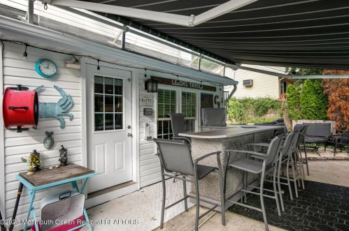 37 Walnut Ave, Tinton Falls NJ 07701-6132 exterior