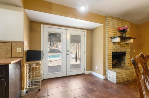 2110 Brandywine Ln, Austin TX  78727-4303 exterior