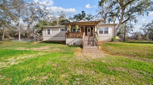 178 Brazos Dr, Angleton, TX 77515-7723