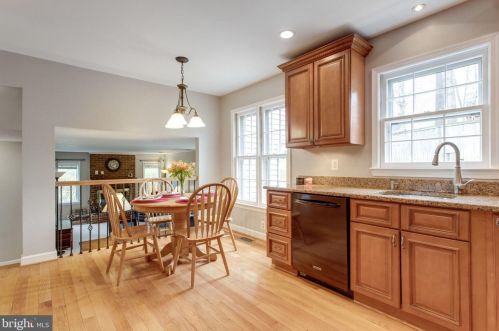 9305 Janphil Ln, Springfield VA  22153-3911 exterior