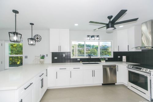 1575 Ala Noni Pl, Honolulu HI  96818-1536 exterior