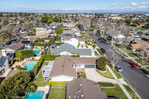 11631 Davenport Rd, Los Alamitos CA  90720-3833 exterior