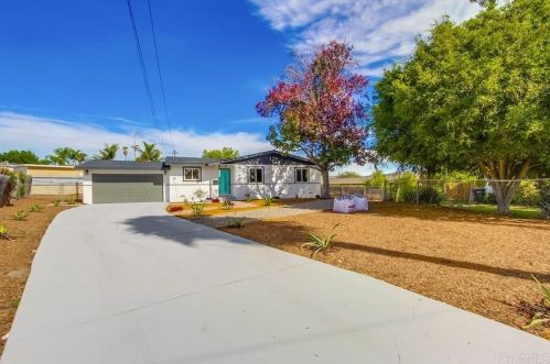 1053 Bluegrass Rd, Vista, CA 92083-4701