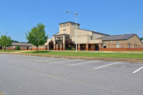 40 Tillinghast Trce, Newnan GA  30265-6010 exterior