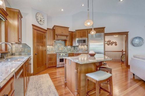 2220 Merrimac Ln, Minneapolis, MN 55447-2168