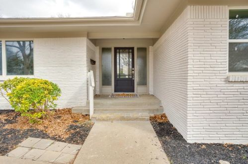 6486 Crestmore Rd, Fort Worth, TX 76116-7323