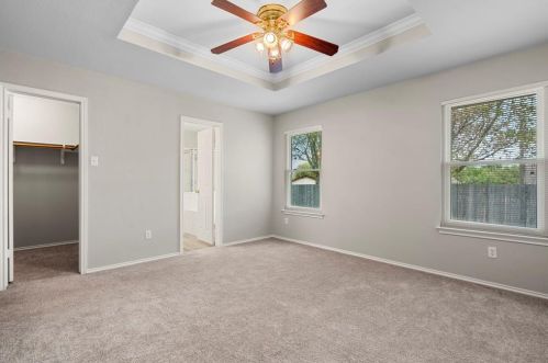 105 Rodeo Cv, Uhland TX 78640-5577 exterior