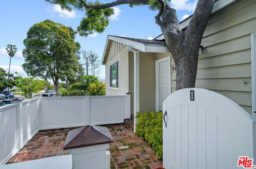 844 16th St, Santa Monica, CA 90403-1821
