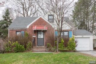 56 Chestnut St, Cresskill NJ  07626-2543 exterior
