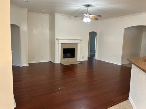 516 Castlebrook Ct, Fort Worth TX  76179-0995 exterior