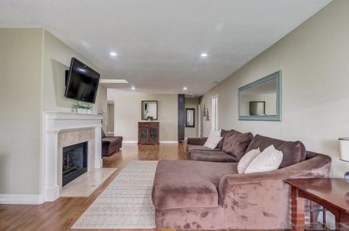 145 El Valle Opulento, Vista CA 92083-7708 exterior