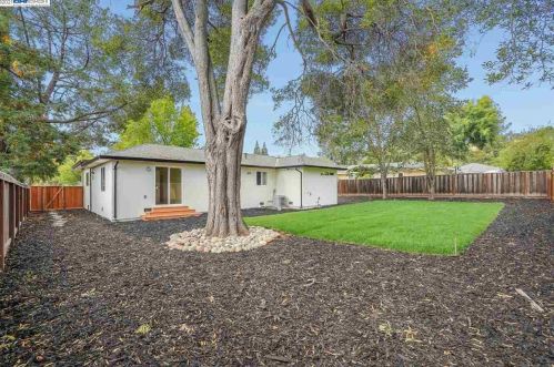 1867 Pleasant Hill Rd, Concord CA  94523-4040 exterior