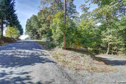 32 Notch Rd, Duncannon, PA 17020-7067