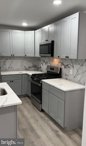 2335 11th St, Philadelphia PA  19133-1034 exterior