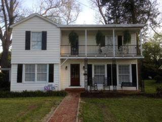 537 Whitfield Dr, Natchitoches, LA 71457-6121