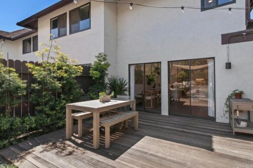 2467 Caminito Ocean Cv, Cardiff By The Sea CA  92007-2225 exterior