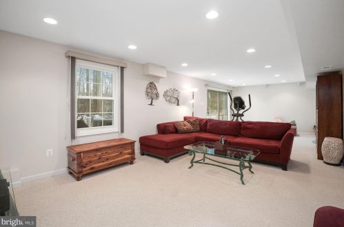 704 Pebble Bch Dr, Silver Spring MD 20904-3576 exterior