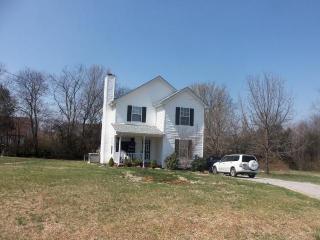 3517 Halleys Dr, Murfreesboro, TN 37127-6512