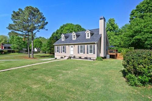3909 Hadley Farm Dr, Marietta, GA 30066-2641