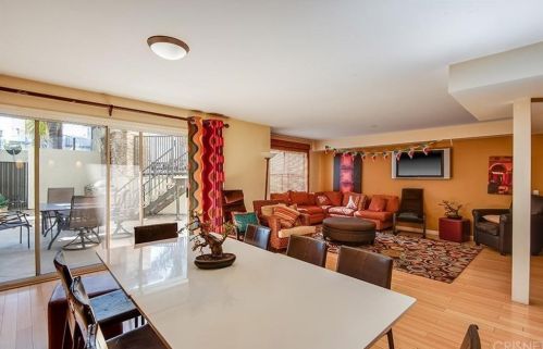 4702 Fulton Ave, Van Nuys CA  91423-3269 exterior