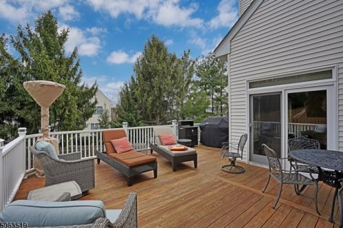 14 Chestnut Hl, Warren, NJ 07059-5662